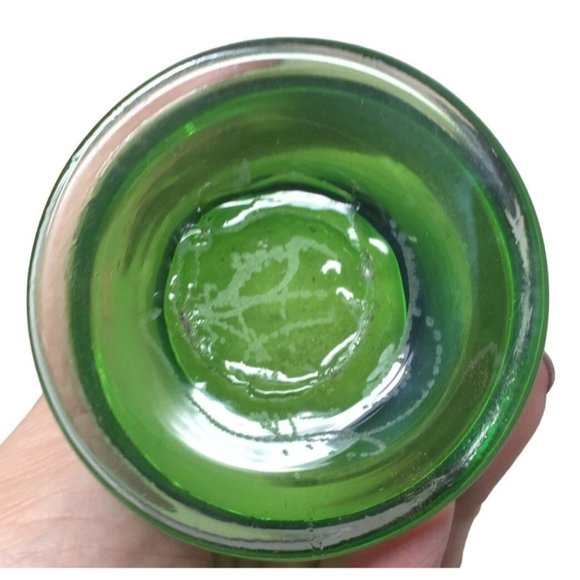 Vintage Looking Green Flower Vase with Scalloped Edges - Picture 4 of 6